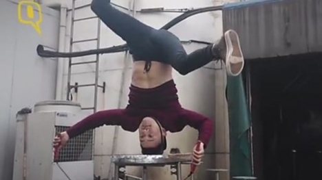 Tuyệt đỉnh kung-fu, nhảy bậc thang và nhảy dây bằng đầu