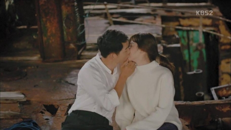 Hậu Duệ Mặt Trời tập cuối: Kết thúc ngọt ngào, viên mãn cho các cặp đôi