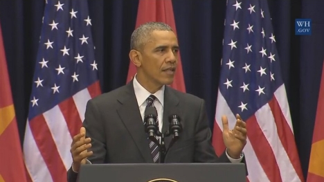 Tổng thống Obama: “Tôi đã ăn thử bún chả, uống bia Hà Nội nhưng… chưa dám qua đường”