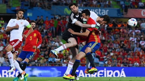 Tây Ban Nha thua đối thủ 'yếu' hơn ĐTVN trước thềm Euro 2016
