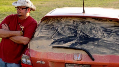 Người đàn ông Mỹ kiếm bộn tiền nhờ sở thích để xe bụi bẩn