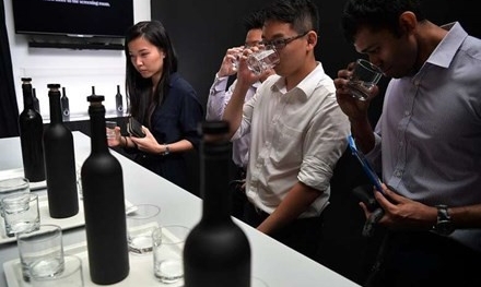 Chi 28 triệu đồng chỉ mua được một chai nước sạch tại Singapore