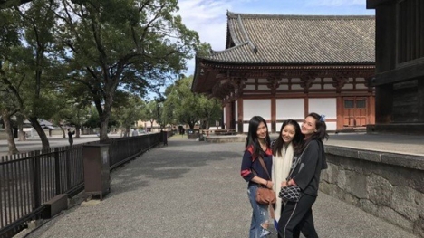 Lâm Tâm Như, Thư Kỳ khoe ảnh du hí Nhật Bản 