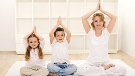 5 Động tác Yoga đơn giản cho trẻ tập tại nhà