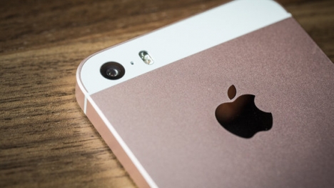 iPhone SE chính hãng giảm giá 2 triệu đồng