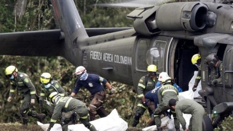 Máy bay chở đội bóng Brazil rơi: Đóng cửa hãng hàng không