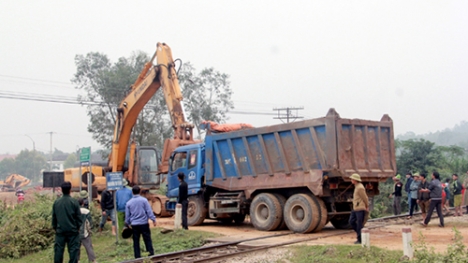 Ba nhân viên đường sắt cứu đoàn tàu thoát tai nạn