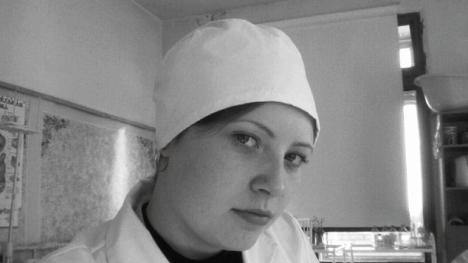 Nữ công nhân tử vong vì ngã vào thùng socola