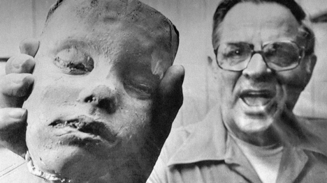 Vụ án cậu bé chết trong thùng carton và bí ẩn vẫn chưa có lời giải