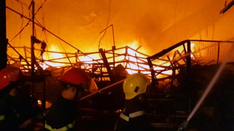 Cháy lớn tại công ty Suzuki, nhiều mét vuông nhà xưởng bị thiêu rụi