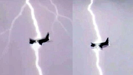 Video: Kinh hoàng Boeing 747 bị sét đánh trúng giữa trời