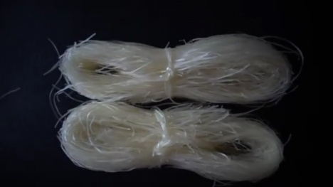 Rùng mình miến bẩn nhuộm phẩm màu không rõ nguồn gốc