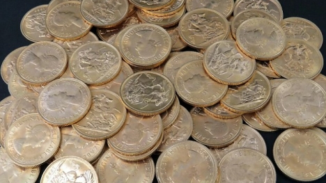 Thừa kế nhà từ người thân, phát hiện kho báu hàng tỷ đồng