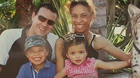 Người phụ nữ vẫn sinh con bình thường dù có 2 âm đạo, 2 tử cung