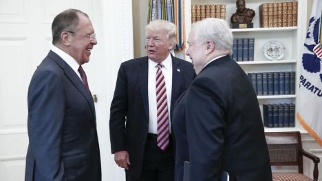 Điều gì ngăn cản Trump tiến hành đối thoại với Nga?