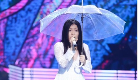 Han Sara The Voice gây tranh cãi vì hát nhạc Trịnh theo phong cách Kpop