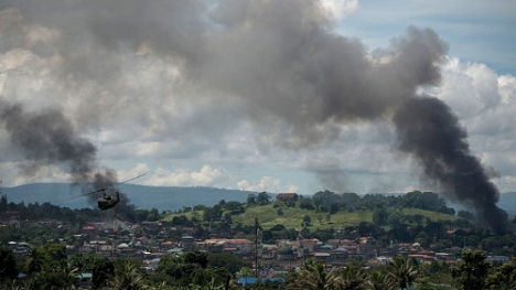 Chiến đấu cơ, pháo binh Philippines tấn công dữ dội phiến quân cố thủ ở Marawi 