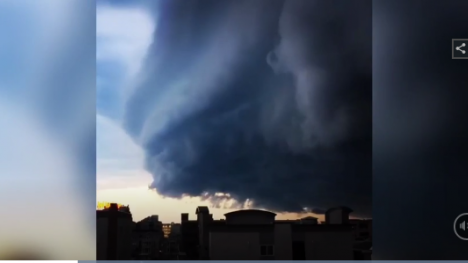 Mỹ: Đám mây khổng lồ dày hàng trăm mét sà xuống thành phố như ngày tận thế, người dân được phen hốt hoảng