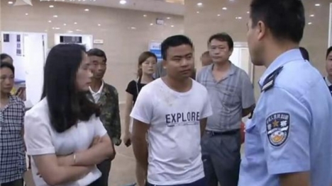 Chia tay đòi quà có tổng giá trị hơn 800 triệu đồng, cặp đôi lao vào đánh nhau nhập viện sau 8 năm mặn nồng