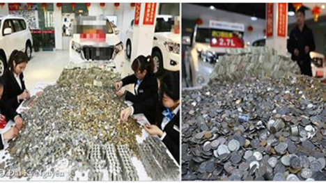 Một người đàn ông đã dùng 100.000 đồng tiền xu để mua xe hơi 1,5 tỷ