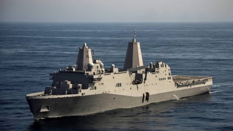 Tàu chiến đổ bộ Hải quân Mỹ cập cảng Cam Ranh