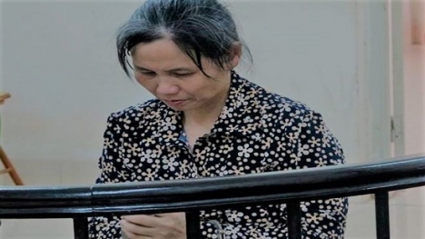 Nữ bị cáo có cuộc đời bất hạnh, lĩnh án tù sau ngày đánh con trai tử vong