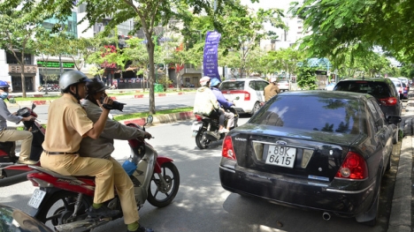 Loạt chiêu đối phó với 'phạt nguội' của tài xế Sài Gòn
