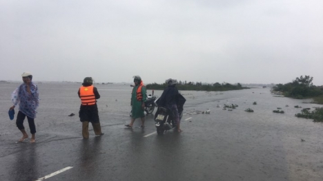 Thừa Thiên - Huế: 1 người dân bị nước lũ cuốn trôi mất tích