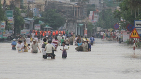 Giữa đêm, Trung ương gửi công điện hỏa tốc về lũ chồng lũ cho Quảng Ngãi 