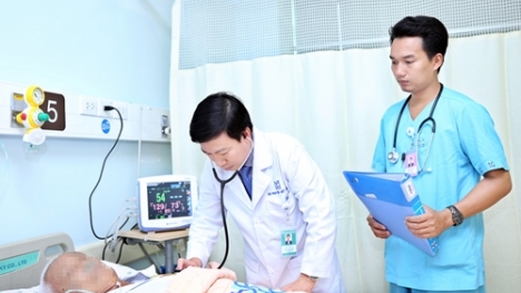 Uống thuốc cấm lưu hành 50 năm, cụ ông suýt tử vong