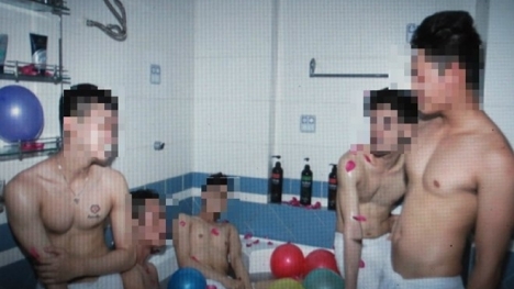 Vén màn bí ẩn ít ai biết về bên trong thế giới mại dâm nam