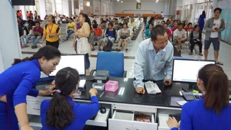 TPHCM: Giá vé xe Tết tăng từ 20-60\%