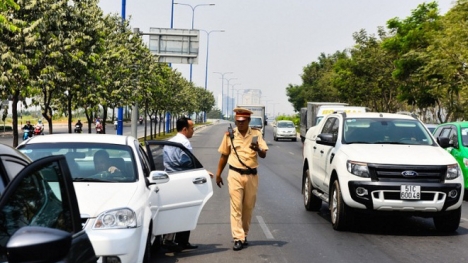 13 phố Hà Nội cấm Uber, Grab: Nhắc nhở, xử phạt trong 10 ngày đầu