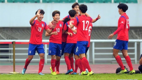 Thắng “như đùa”, Hàn Quốc trao món quà quý hơn vàng cho U23 Việt Nam