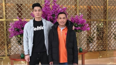 Chuyện chưa kể về chàng thủ môn U23 nhất quyết leo lên xe máy cũ mèm của bố dù được ô tô đưa đón