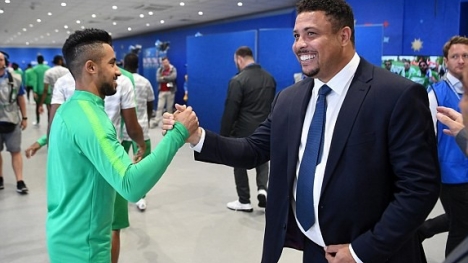 Nhìn Ronaldo xuất hiện trong lễ khai mạc World Cup 2018, đám 8x, 9x đời đầu mới 'chua chát' nhận ra mình đã già lắm rồi