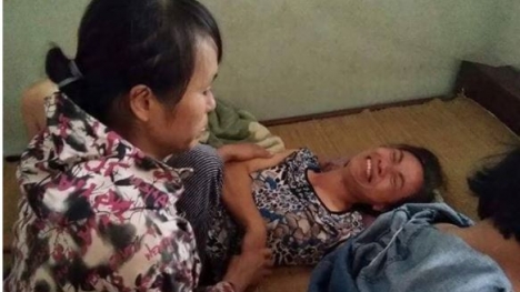 Mẹ đau đớn hay tin con rơi từ giàn giáo tử vong tại Đài Loan, điều kiện gia đình hết sức khó khăn