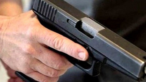 Nghi án đại úy công an bị nhóm người khống chế bằng súng rồi cướp ô tô trong đêm