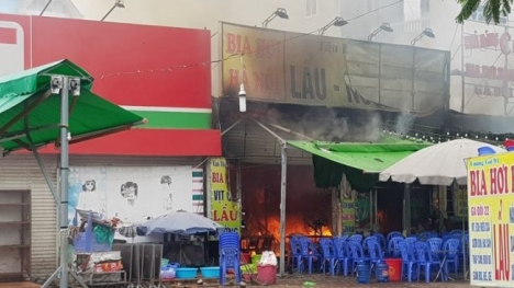 Quán bia ở Hà Nội cháy lớn trong mưa, nữ nhân viên trẻ tuổi thiệt mạng