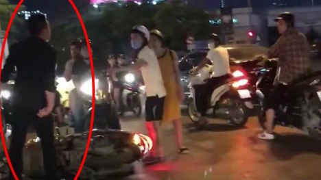 Thanh niên đi SH bị tố hất ngã bà bầu 8 tháng úp xuống đất sau va chạm giao thông