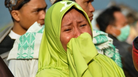 Khoảnh khắc kinh hoàng trong thảm họa kép ở Indonesia qua lời kể nạn nhân
