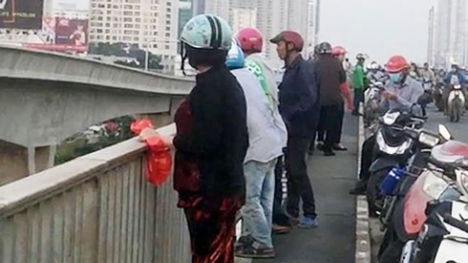 Tiết lộ lý do cô gái để thư tuyệt mệnh, dựng hiện trường giả nhảy cầu Sài Gòn