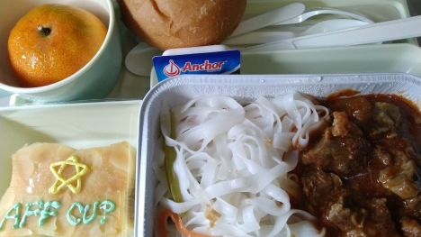 Món ăn khiến đội tuyển Việt Nam bất ngờ trên máy bay từ Philippines về Hà Nội