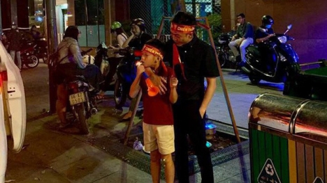 Cường đô la xuống đường cổ vũ ĐT Việt Nam nhưng điều này khiến mọi người chú ý