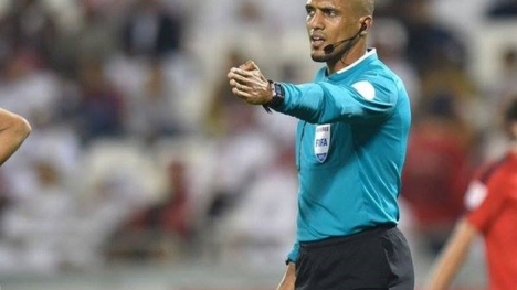 Thắng đội tuyển Yemen, CĐV Việt Nam vào 'đại náo' Facebook trọng tài Oman