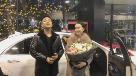 Tuấn Hưng tậu xế hộp mới đón Tết sau 3 tháng siêu xe Ferrari 16 tỷ đồng gặp nạn