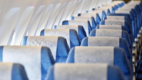 Tiếp viên tiết lộ 4 nơi bẩn nhất trên máy bay hiếm khi được vệ sinh sạch, hành khách cần lưu ý