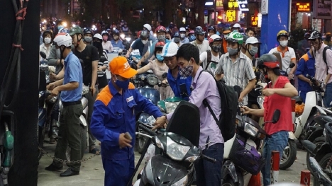 Giá xăng trong nước có khả năng tăng trở lại vào ngày mai