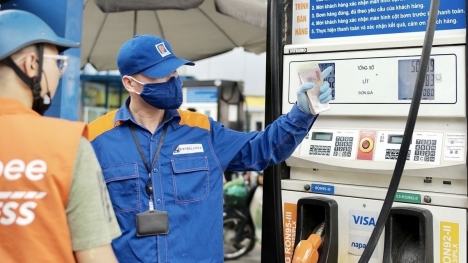 Giá xăng dầu tăng nhẹ sau khi giảm vào kỳ điều hành đầu tháng