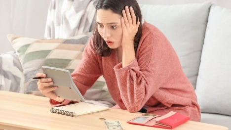 9 thói quen xấu về tiền bạc sẽ khiến bạn dần nghèo đi mà ai cũng mắc phải